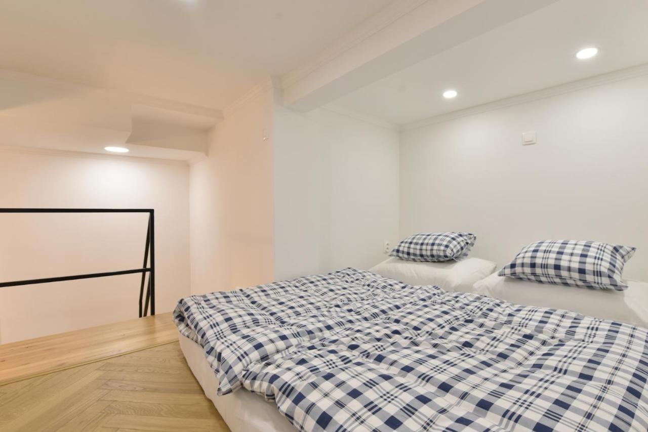 Apartman S Balkonom Тренчин Экстерьер фото