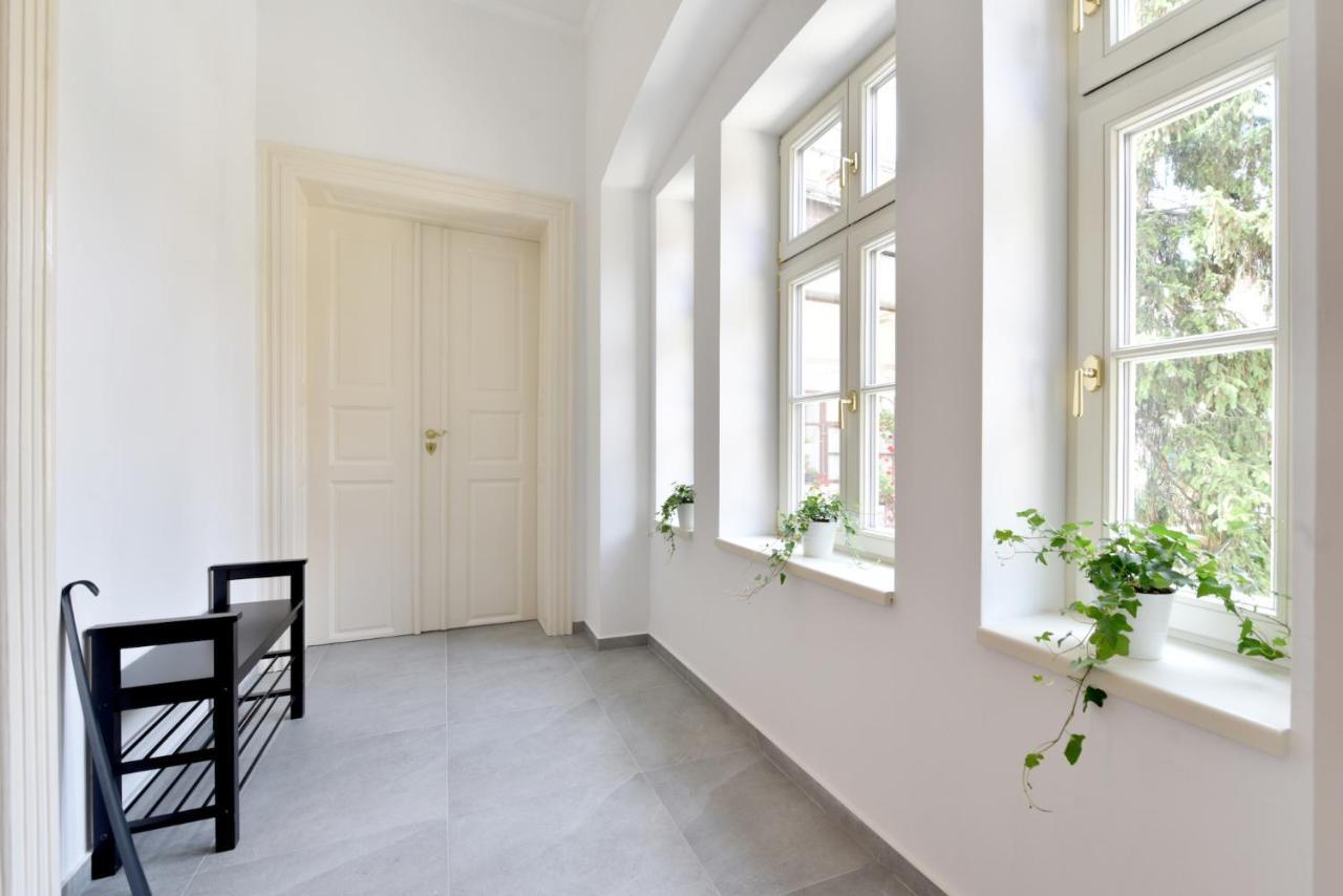 Apartman S Balkonom Тренчин Экстерьер фото
