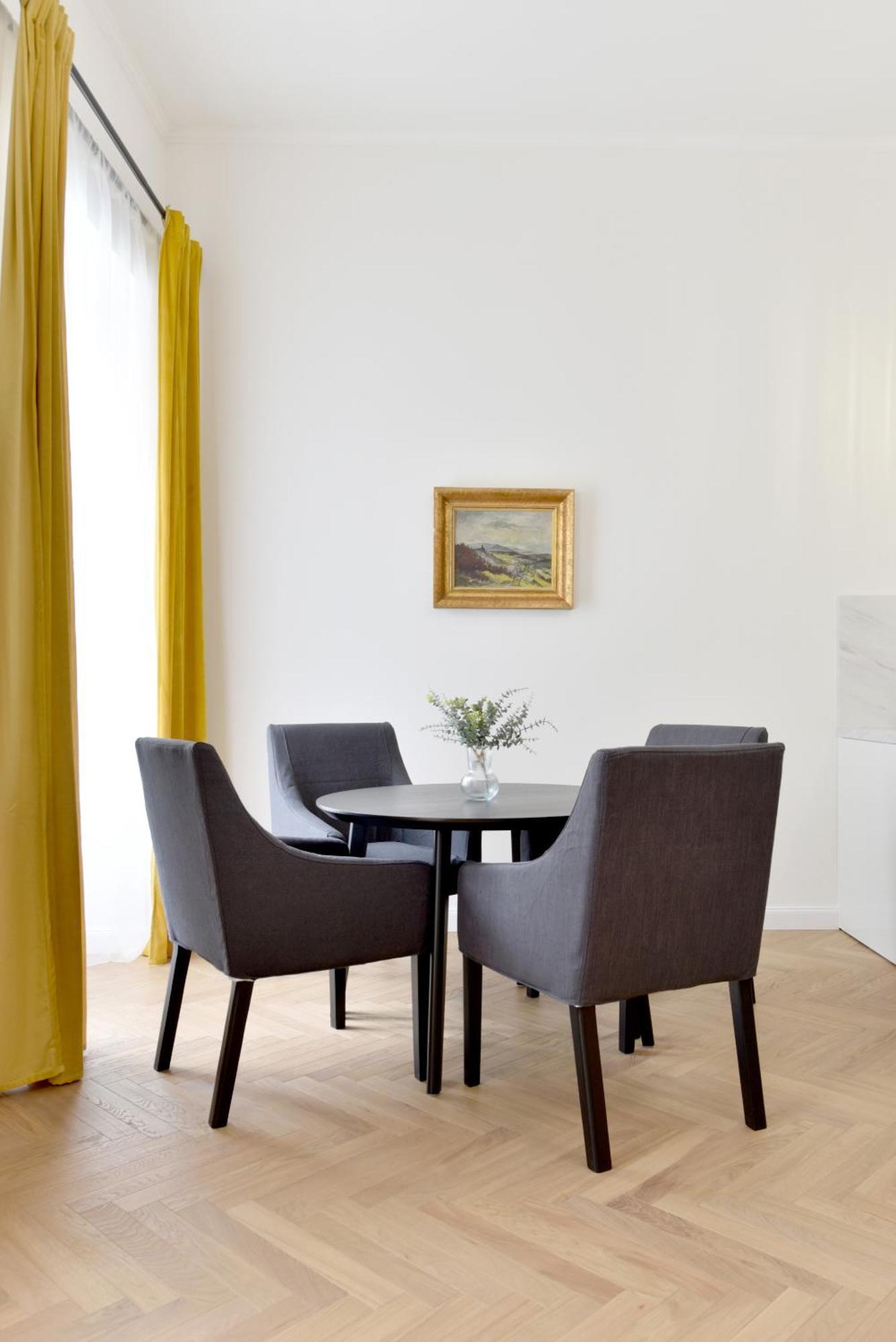 Apartman S Balkonom Тренчин Экстерьер фото